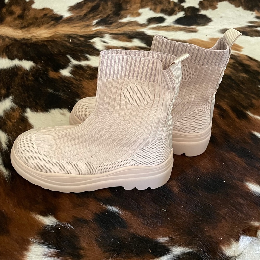 NEW Hott Boots!👢beige See them on your Friends? Fashion Heel Zapatillas Mujer